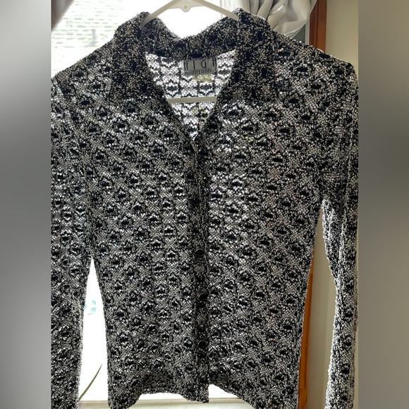 Formal button down top - Picture 2 of 3